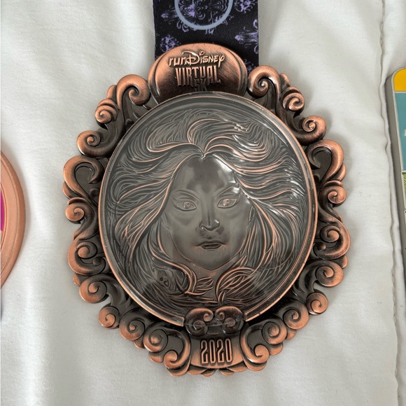 RunDisney 2020 Virtual Series “5 years running” Medal Set - Picture 5 of 7